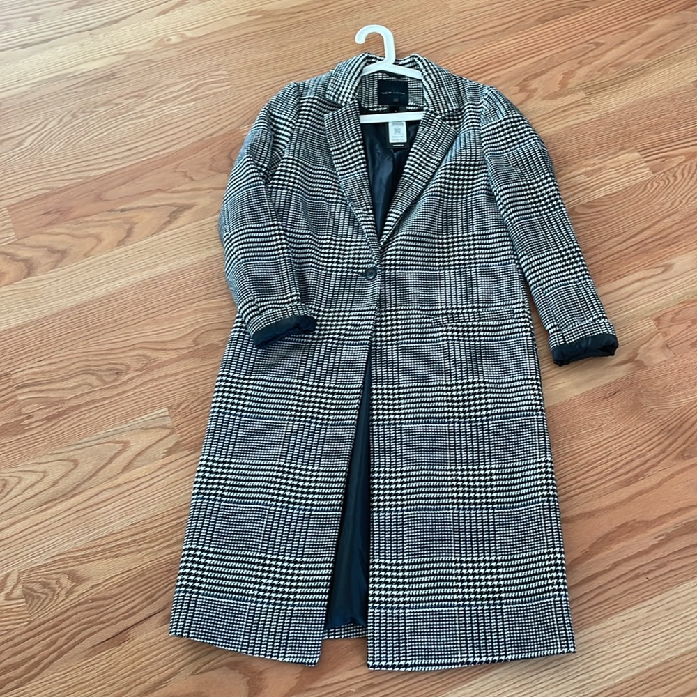 New Look Women's Gray Plaid Coat - Picture 2 of 9
